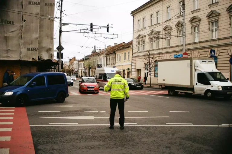 Używane dostawcze z pełną historią serwisową - solidną inwestycją dla Twojej firmy